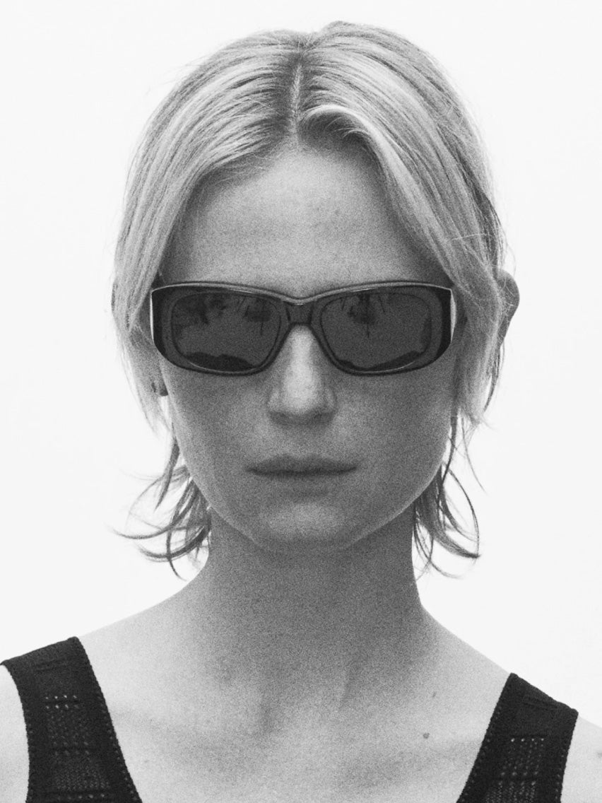 The Al Black & Black Lens