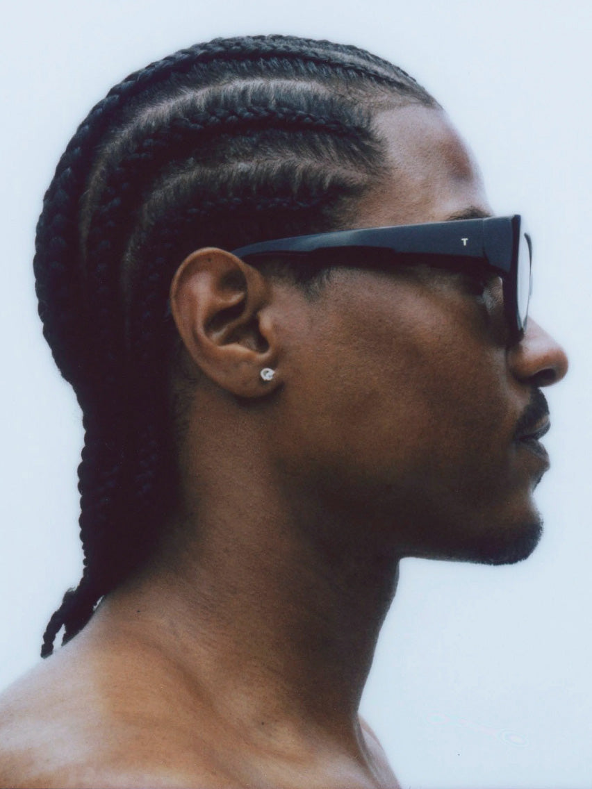 The Al Black & Black Lens