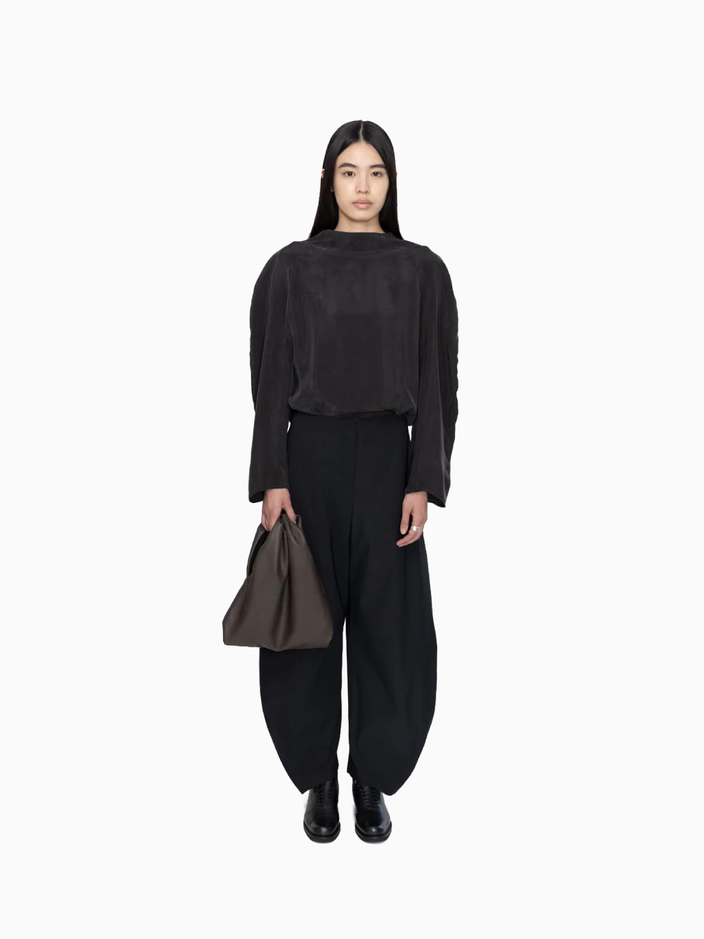 Curved Silhouette Pants Black