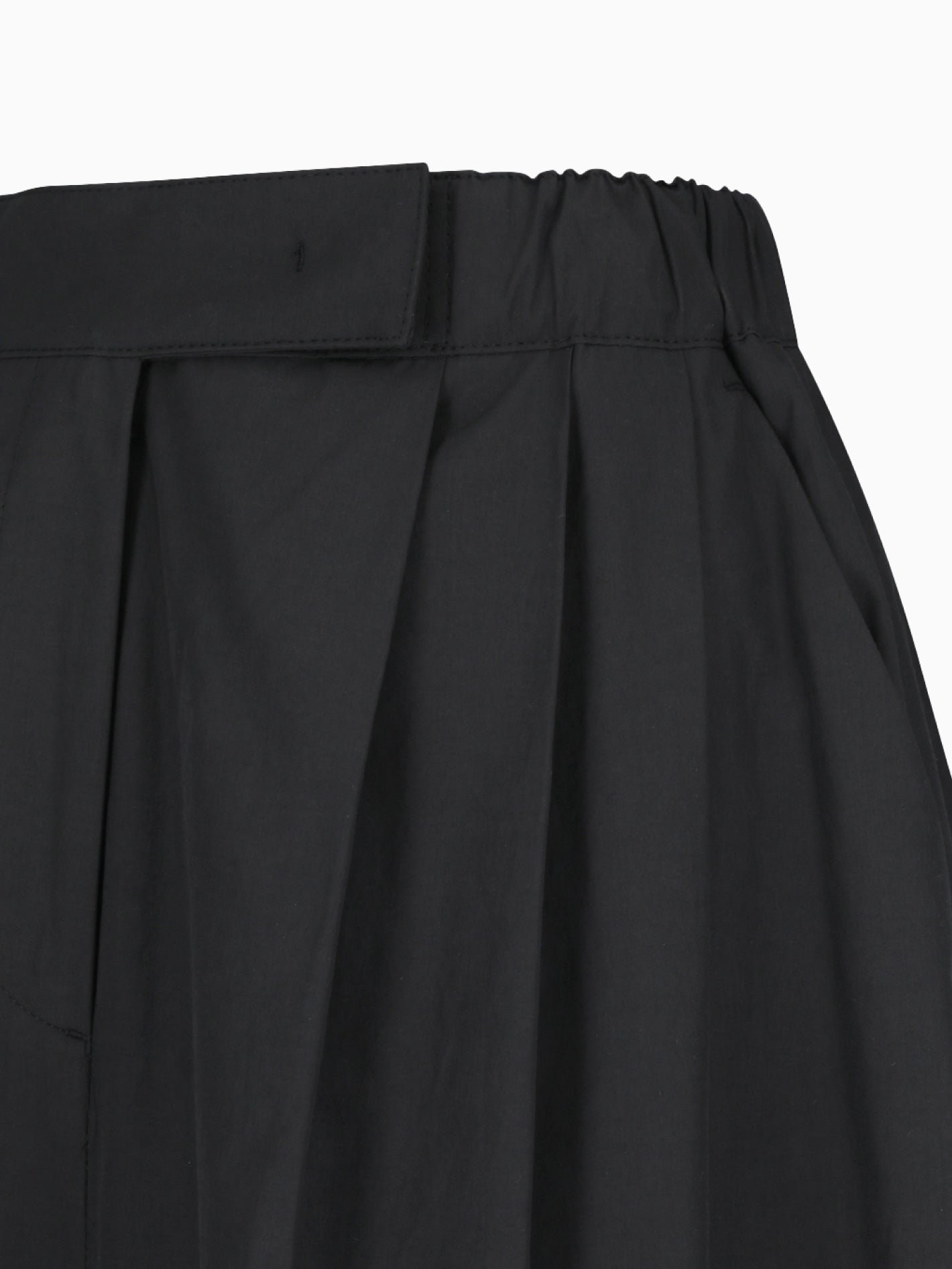 Three Tuck Banding Pants Black