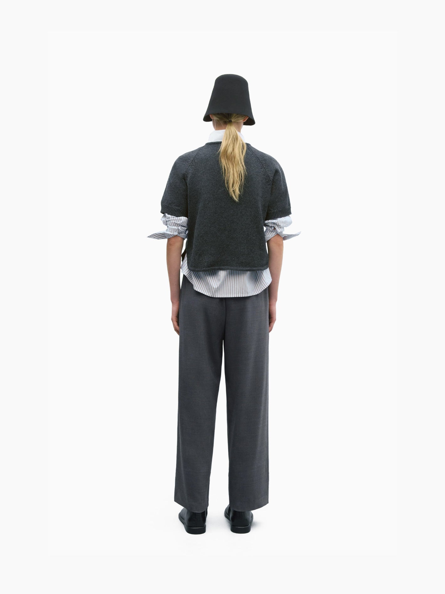 Cut-Out Top Anthracite
