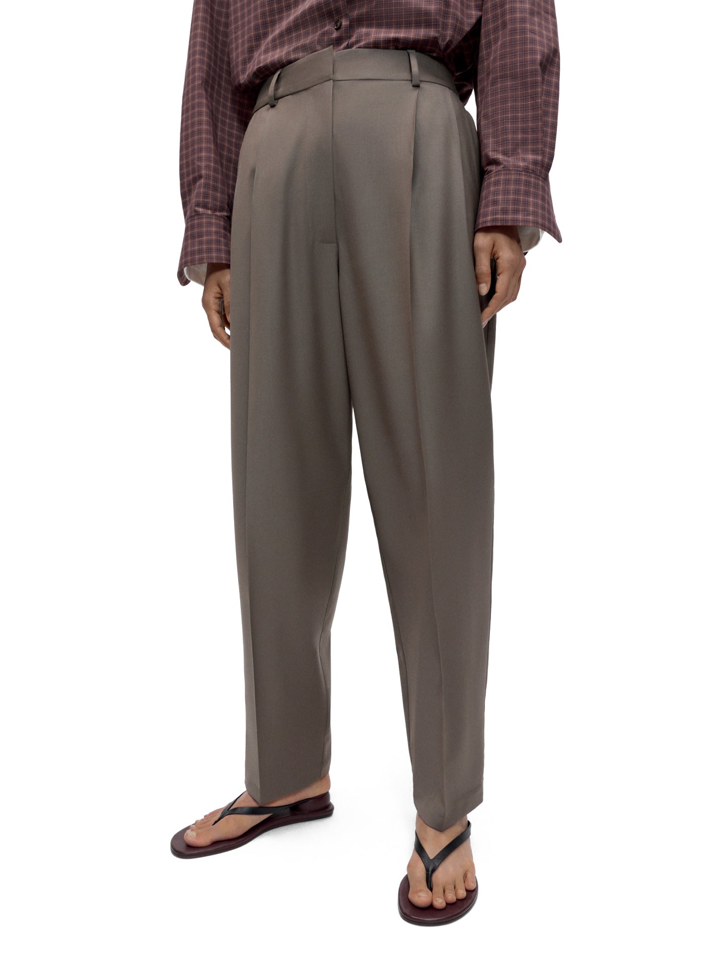 Virging Wool Masculine Barrel Pants Taupe