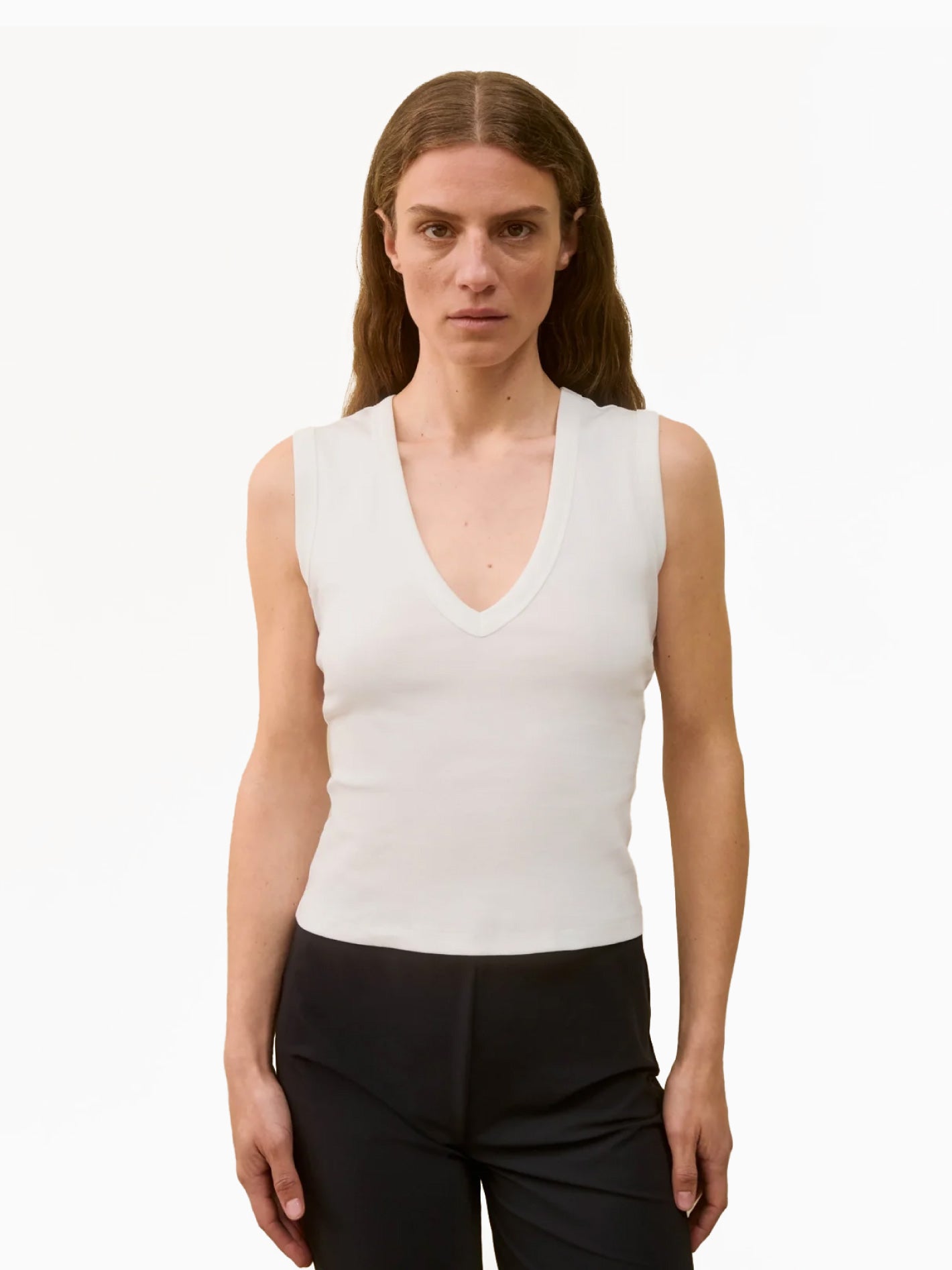 Dewi Tank White