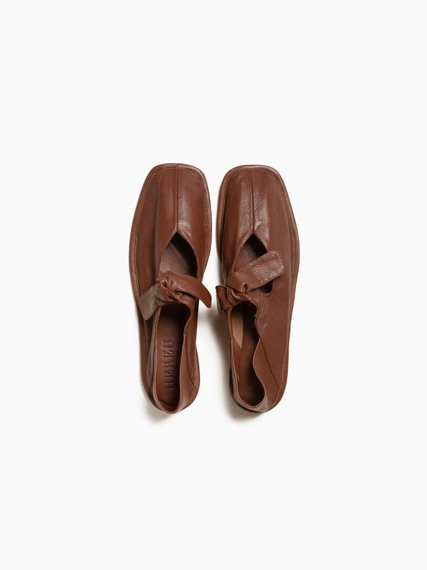 Llasada Supple Shiny Pump Chestnut