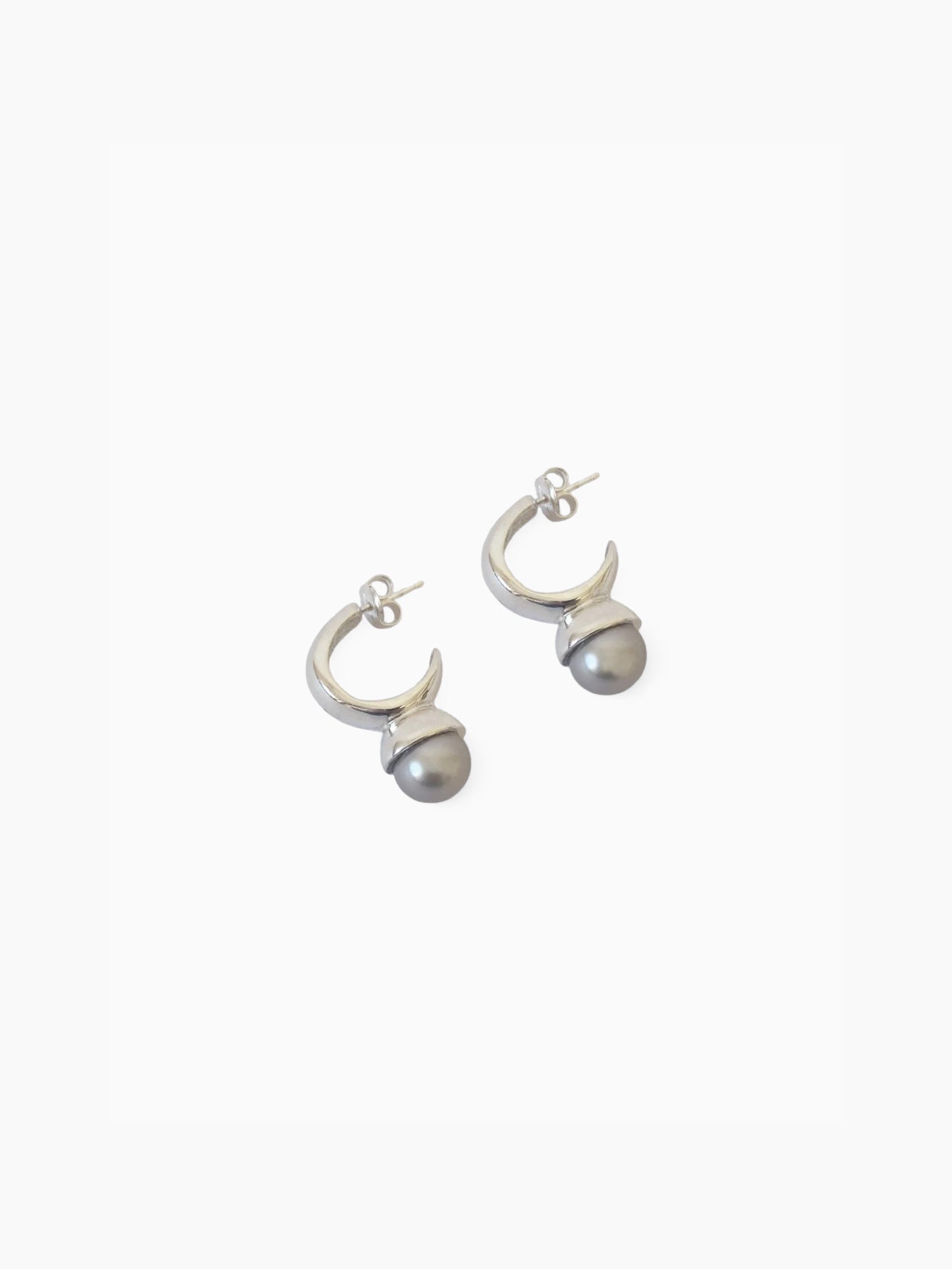Liso Grey Pearl Earrings