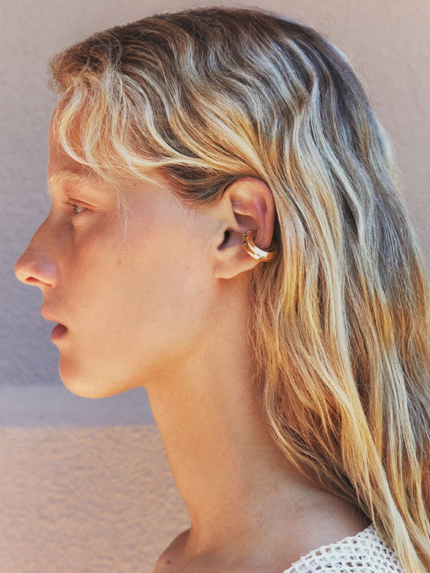 Sol y Sombra Gold Pleated Ear Cuff