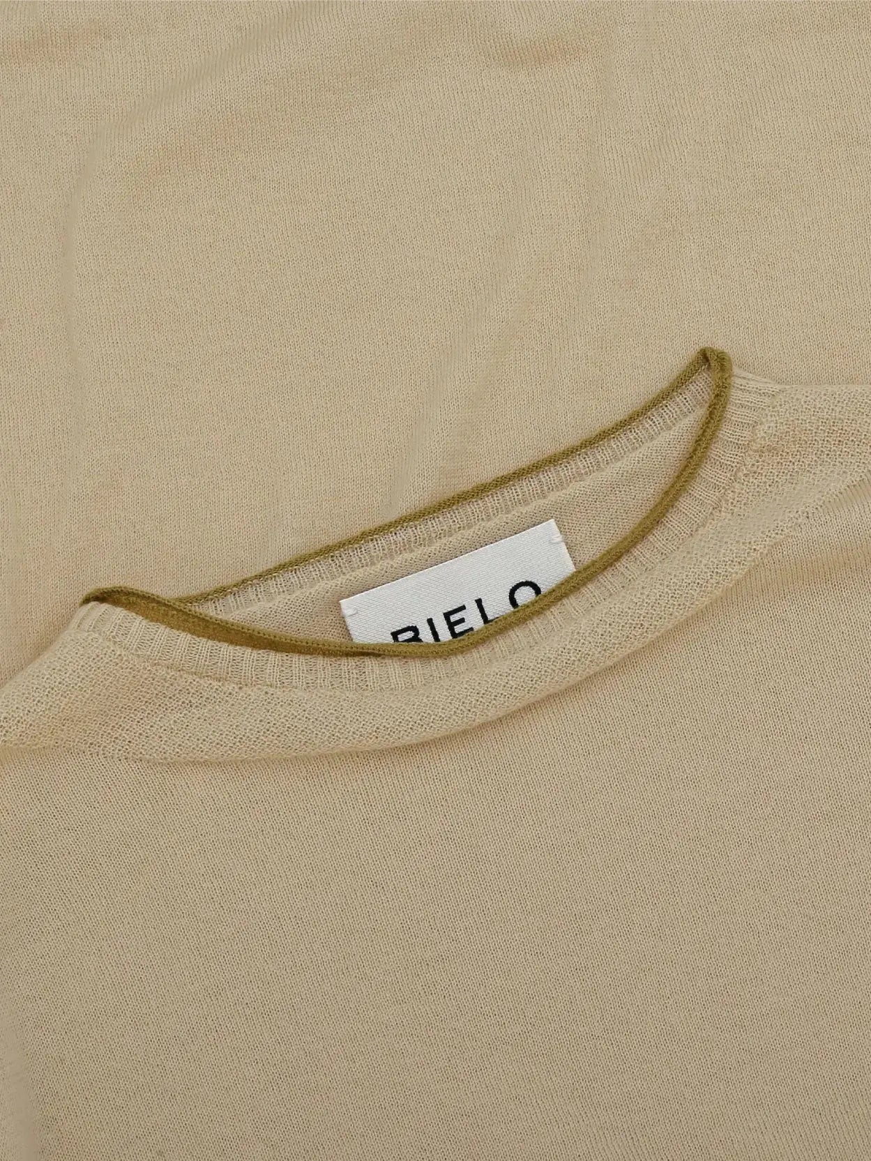 Wist Sweater Cream Bielo